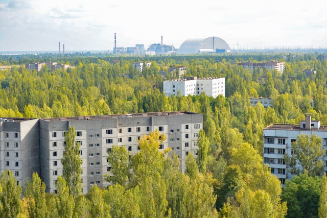 CoverMore_Lisa_Owen_Ukraine_Chernobyl_PripyatReactorView